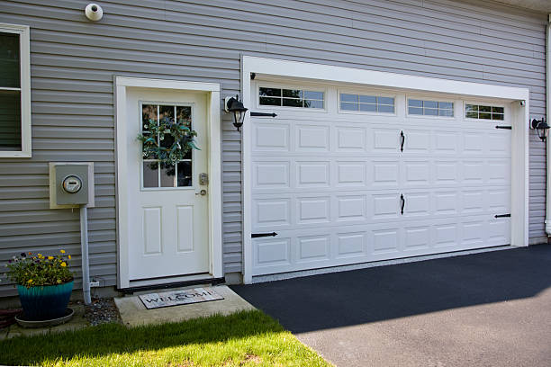 24/7 Emergency Garage Door Roller Replacement experts in Rush County County, KS